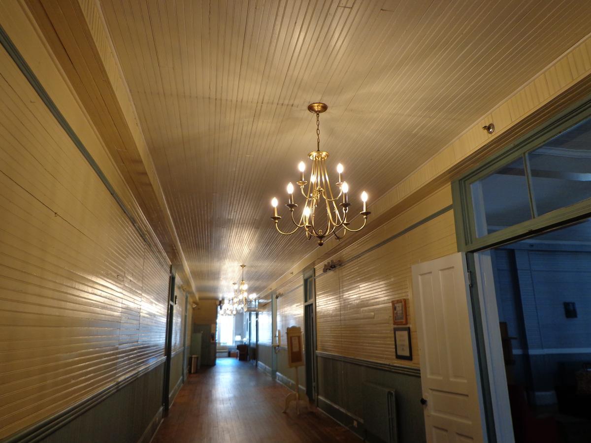 ווינסוויל Grand Old Lady Hotel מראה חיצוני תמונה