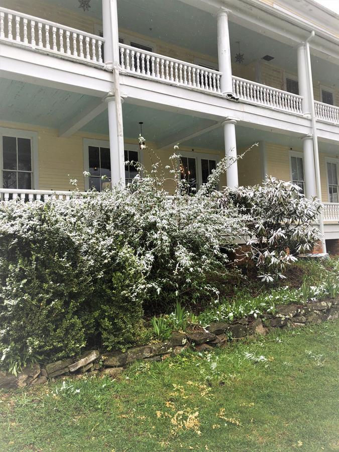 ווינסוויל Grand Old Lady Hotel מראה חיצוני תמונה