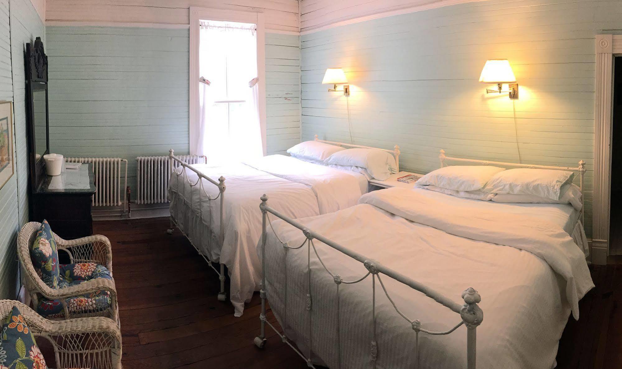 ווינסוויל Grand Old Lady Hotel מראה חיצוני תמונה