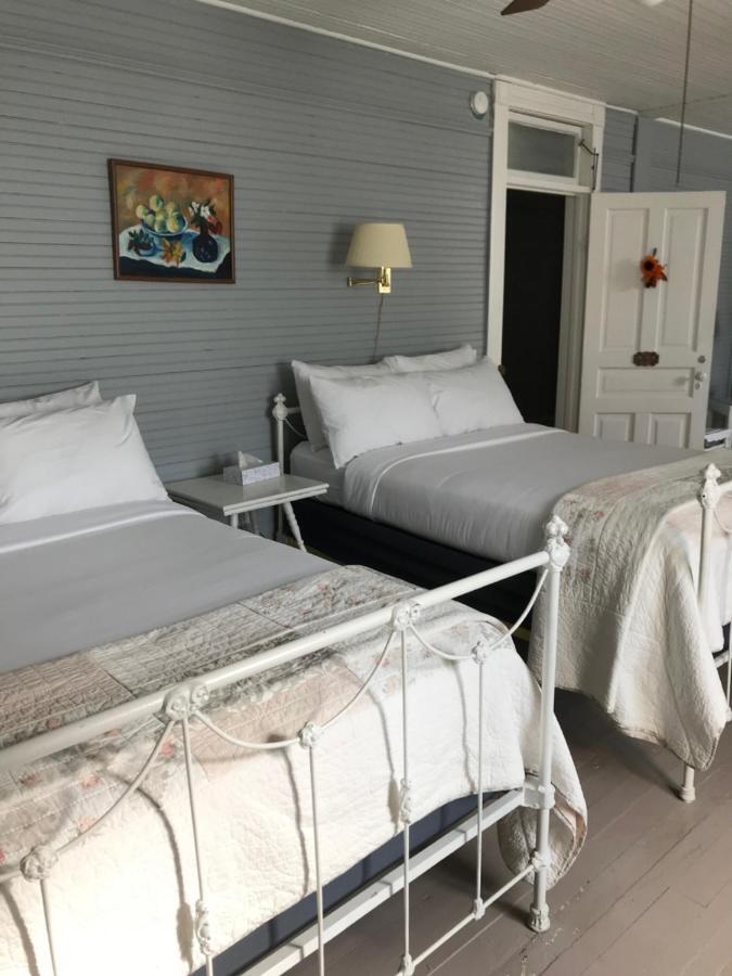 ווינסוויל Grand Old Lady Hotel מראה חיצוני תמונה
