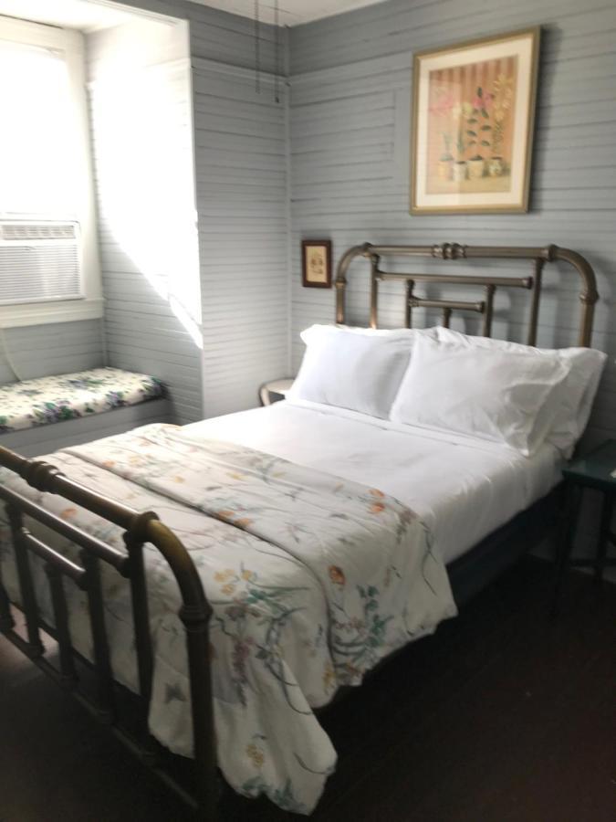 ווינסוויל Grand Old Lady Hotel מראה חיצוני תמונה